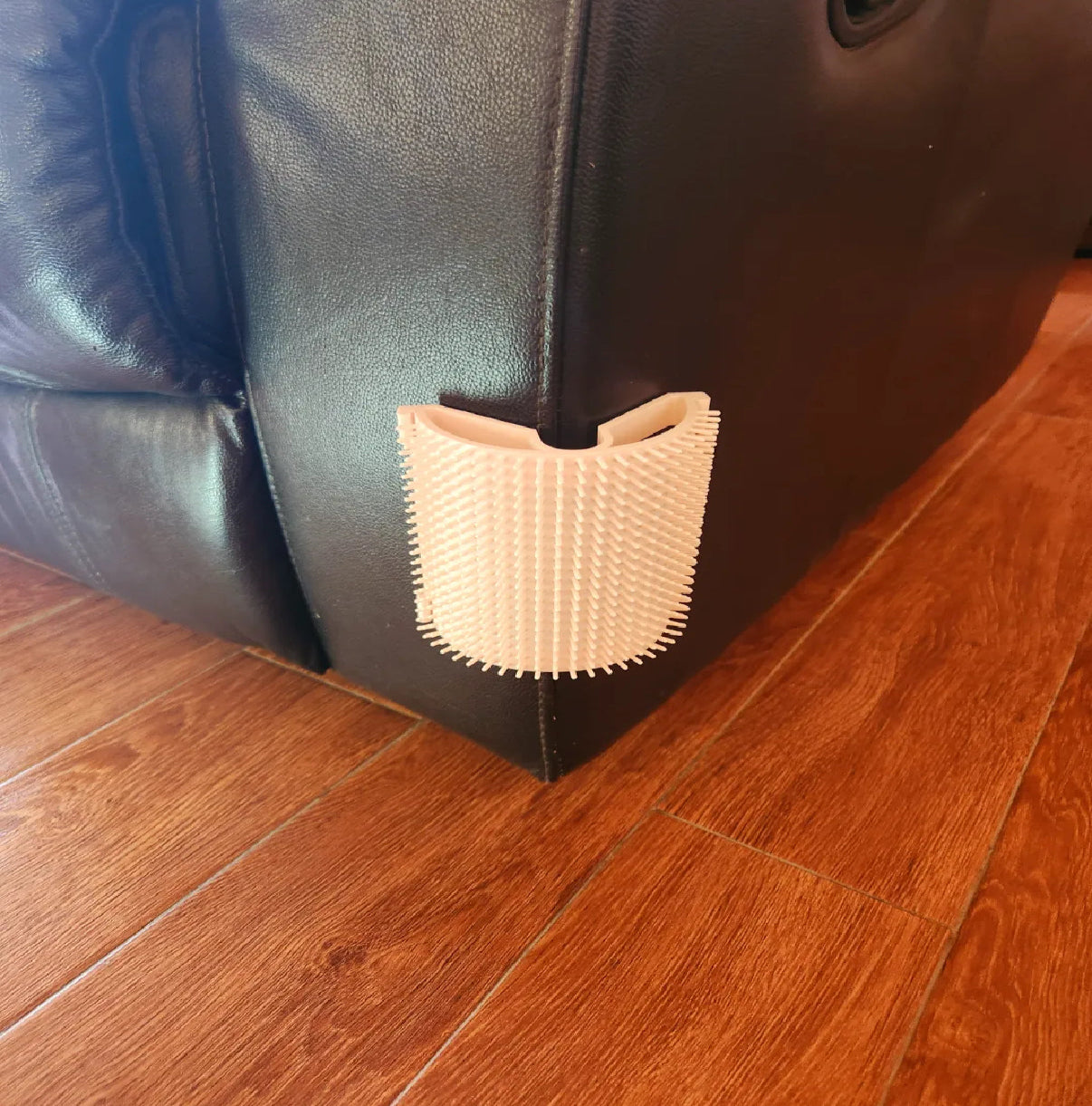 Self Groomer for Pets – Convenient, Soothing, and Customizable Size & Color