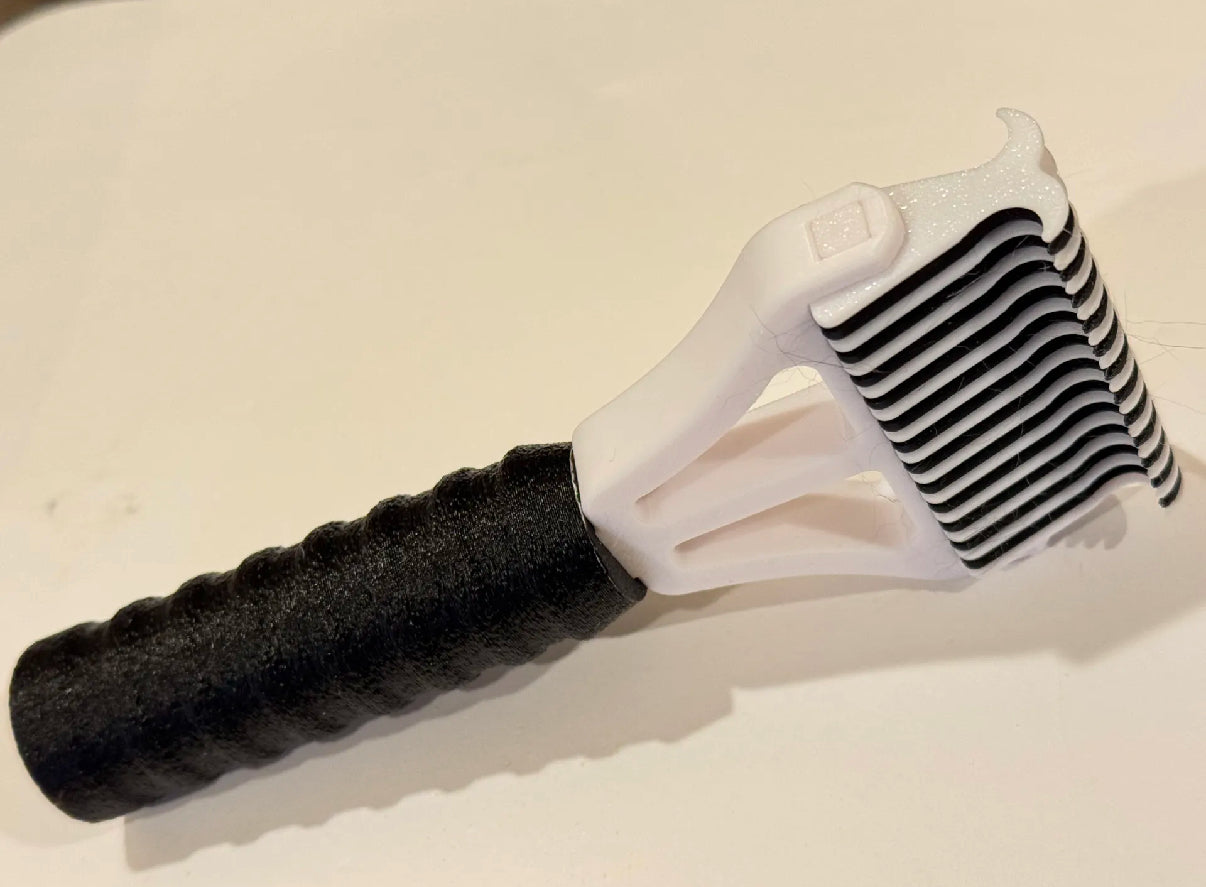 Professional Grooming Brush – Gentle, Effective, and Customizable Size & Color