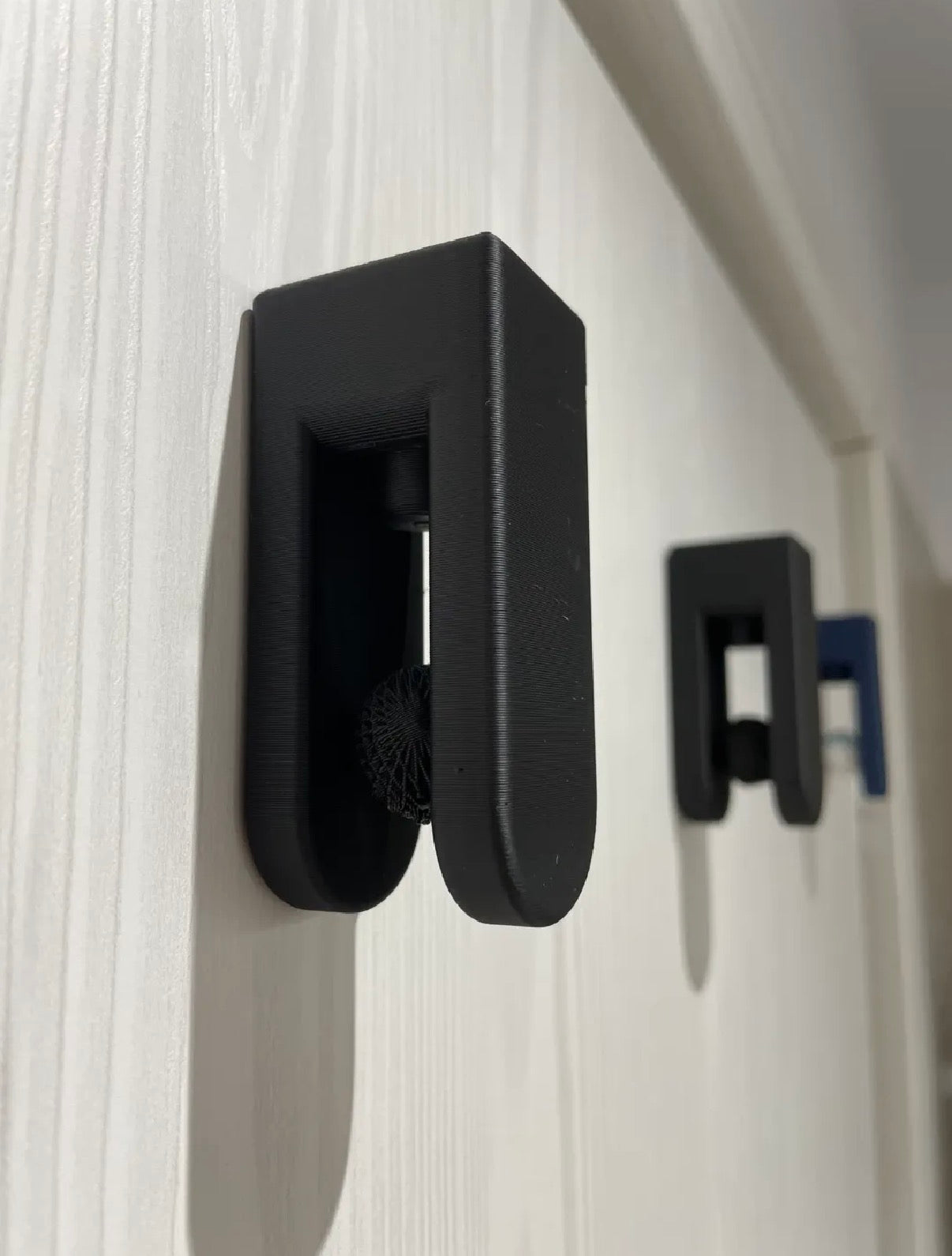 Auto-Locked Hanger (print-in-place)