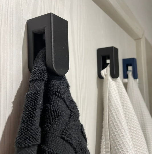 Auto-Locked Hanger (print-in-place)